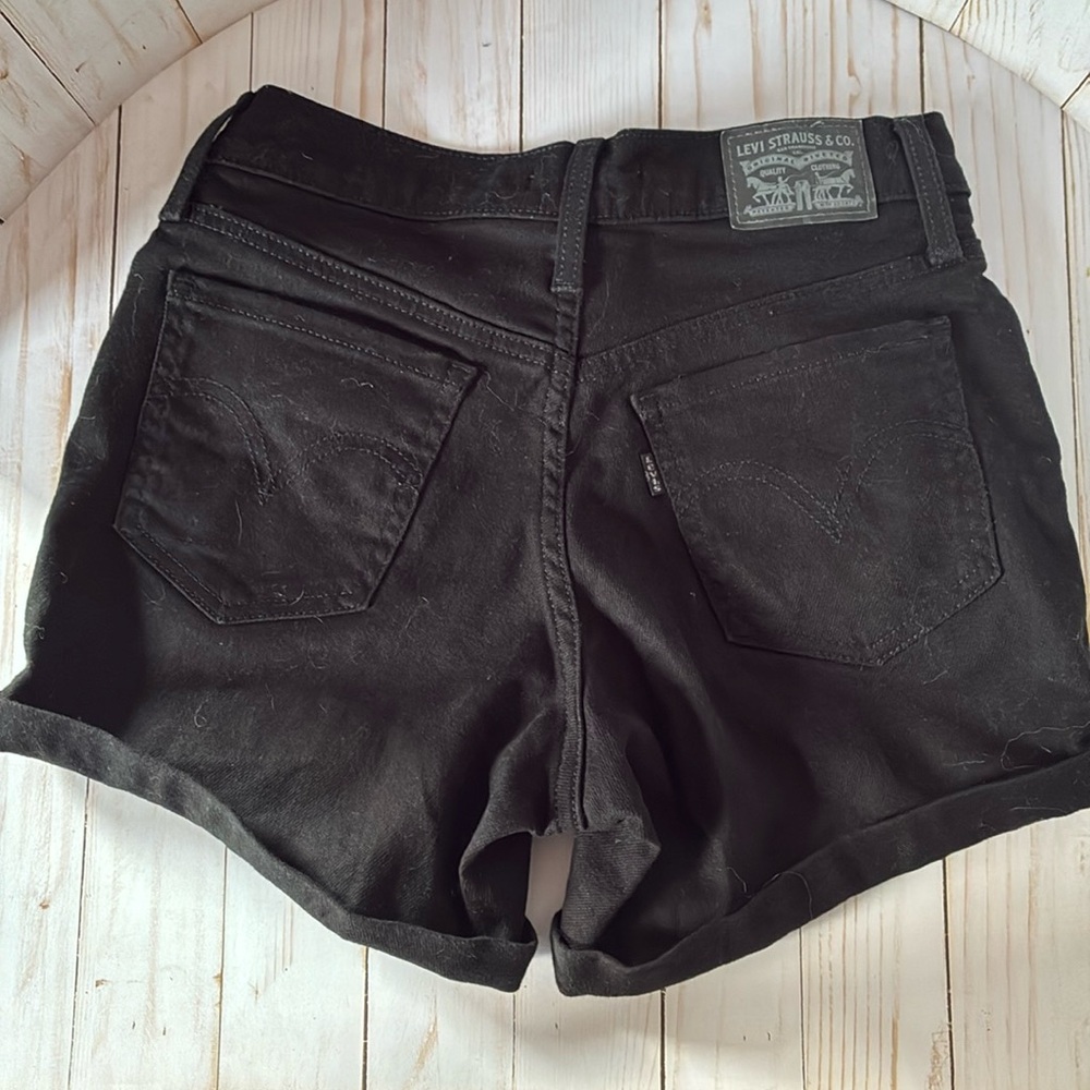 Levi's Mid-Length Cuffed Denim Jean Shorts Black Sz 26 Women’s - Picture 6 of 6